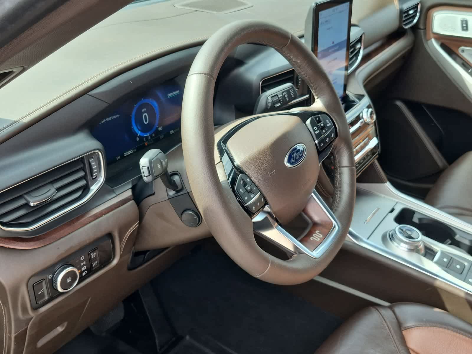 Used 2024 Ford Explorer King Ranch w/ Technology Package AWD/4WD image 10