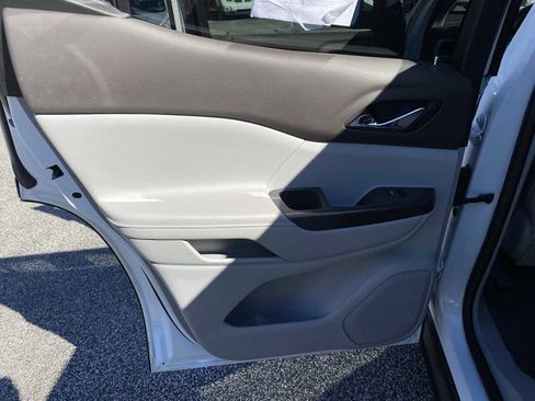 Used 2021 GMC Acadia SLT w/ Technology Package image 35