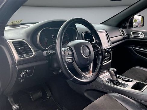 Used 2020 Jeep Grand Cherokee Altitude AWD/4WD image 17