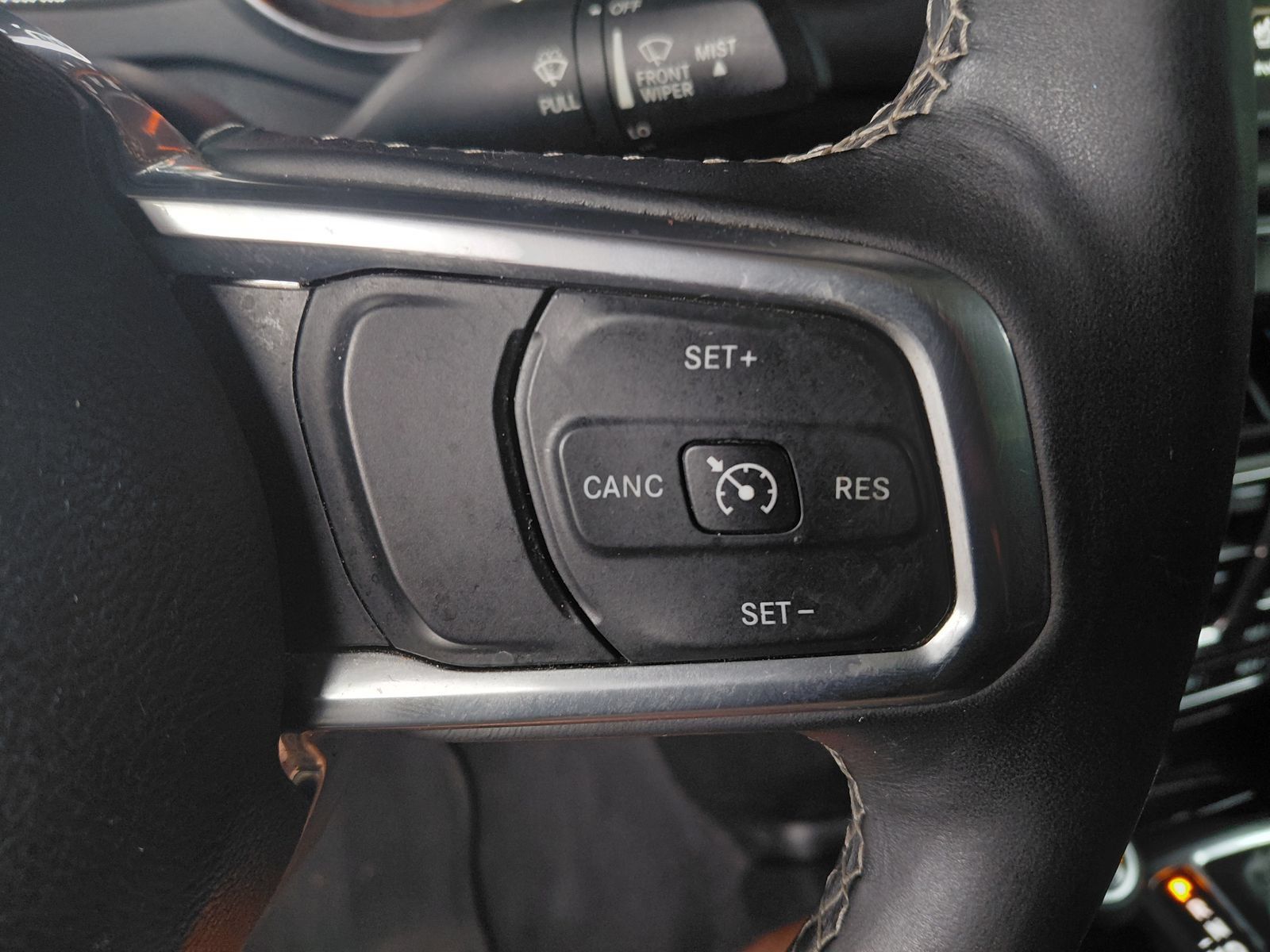 Used 2020 Jeep Gladiator Overland AWD/4WD image 6