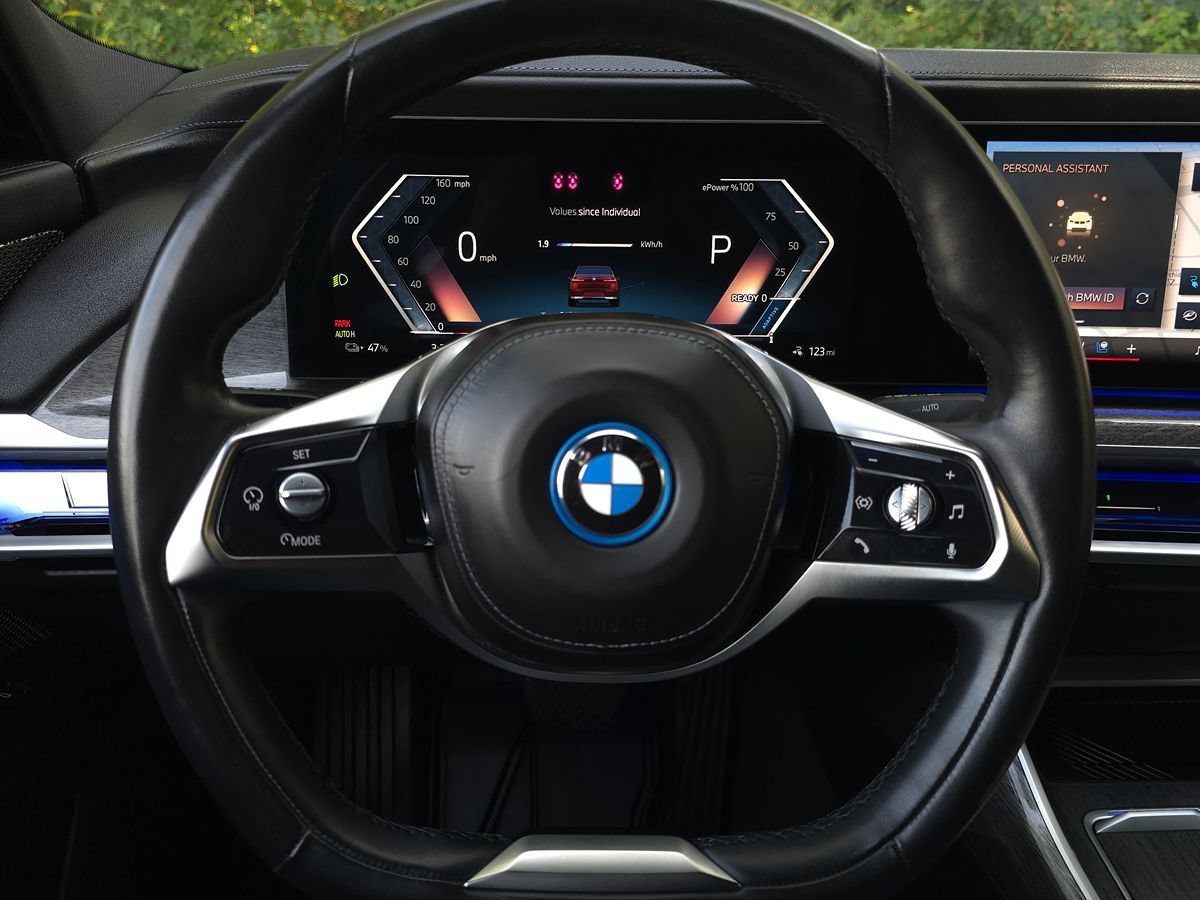 Used 2024 BMW i7 xDrive60 AWD/4WD image 37