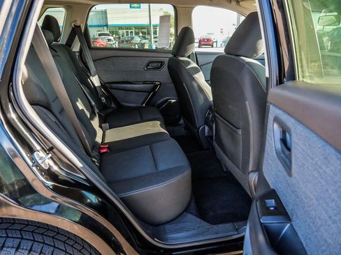 Used 2023 Nissan Rogue S image 19