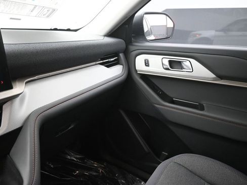 New 2026 Ford Explorer Active image 19