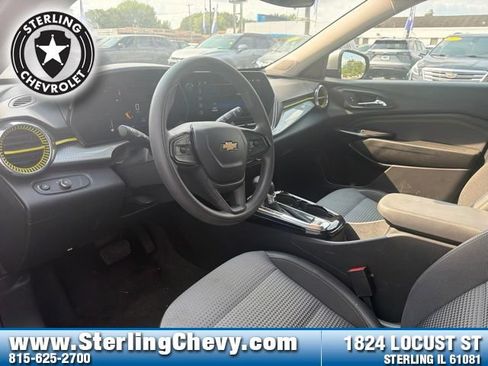 Used 2025 Chevrolet Trax LT FWD image 10