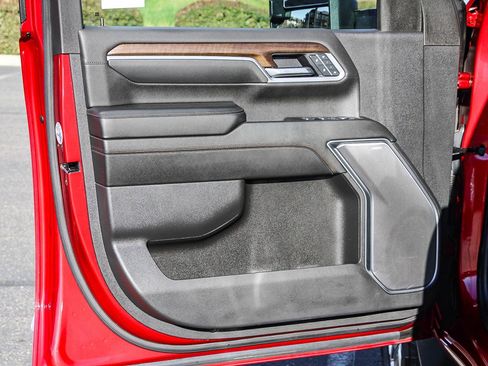 Used 2025 Chevrolet Silverado 3500 High Country w/ Technology Package image 17