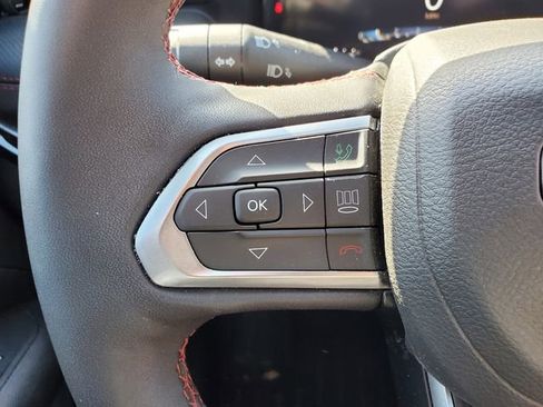 Certified 2025 Jeep Compass Trailhawk w/ Trailhawk Elite Group AWD/4WD image 8