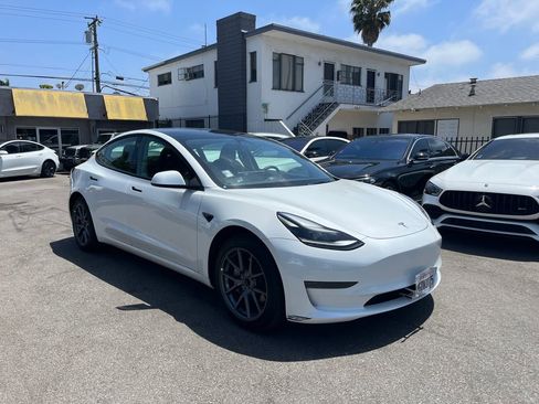 Used 2023 Tesla Model 3 Standard Range RWD image 3