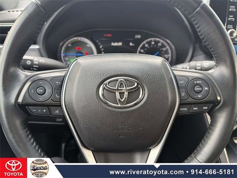 Used 2022 Toyota Venza XLE image 21