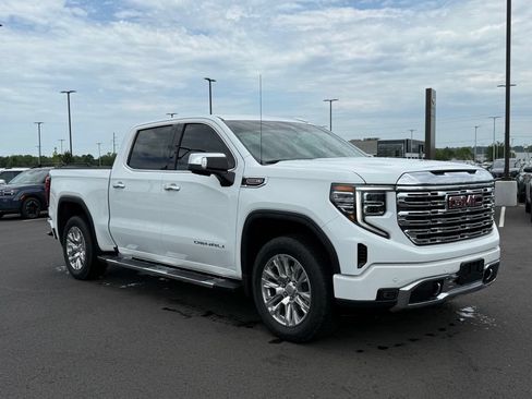 Used 2024 GMC Sierra 1500 Denali w/ Technology Package AWD/4WD image 3