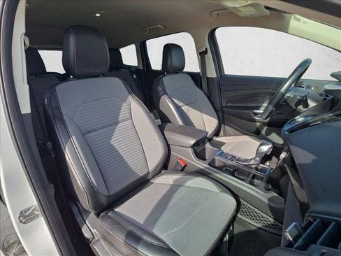 Used 2019 Ford Escape SE FWD image 18