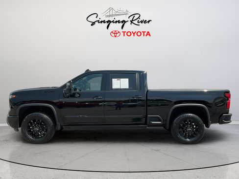 Used 2025 Chevrolet Silverado 2500 High Country w/ High Country Premium Package AWD/4WD image 4