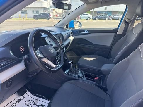 Used 2023 Volkswagen Taos SE image 11