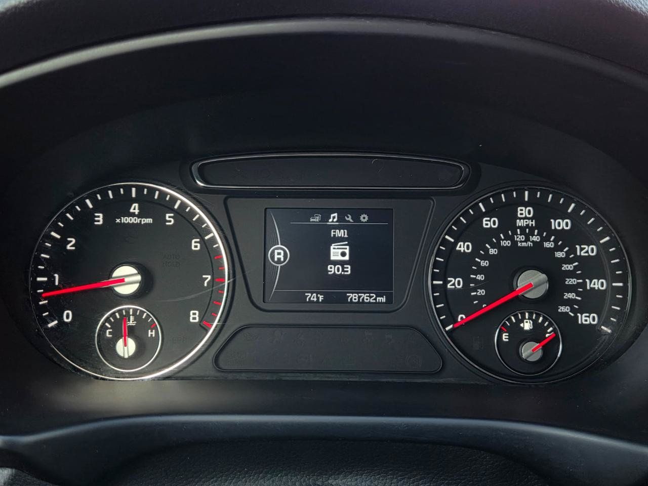 Used 2017 Kia Sorento AWD image 3