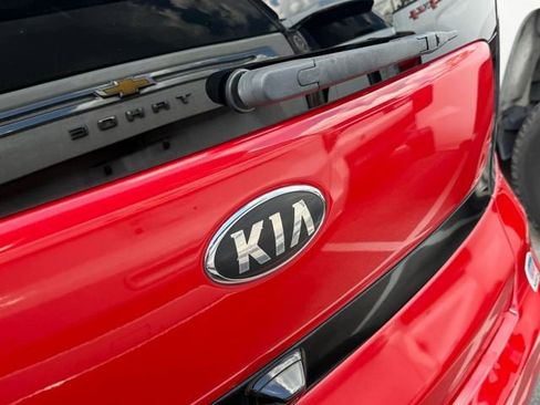 Used 2018 Kia Soul + FWD image 15