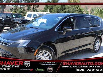 New 2027 Chrysler Pacifica Select w/ Family Tech Group