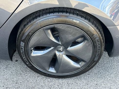 Used 2019 Tesla Model 3 Standard Range Plus image 15