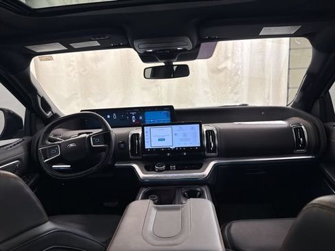 Used 2025 Ford Expedition Tremor AWD/4WD image 15