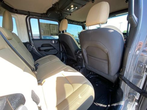 Used 2022 Jeep Wrangler Unlimited Sahara AWD/4WD image 23
