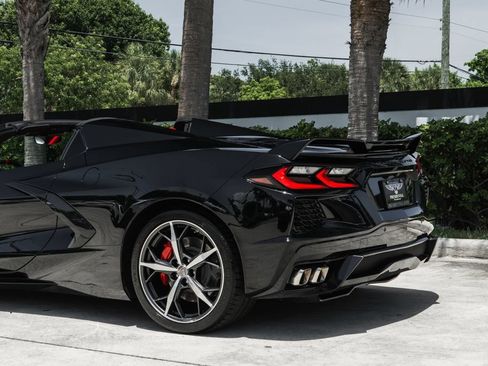 Used 2022 Chevrolet Corvette Stingray Premium Conv w/ Z51 Performance Package RWD image 5