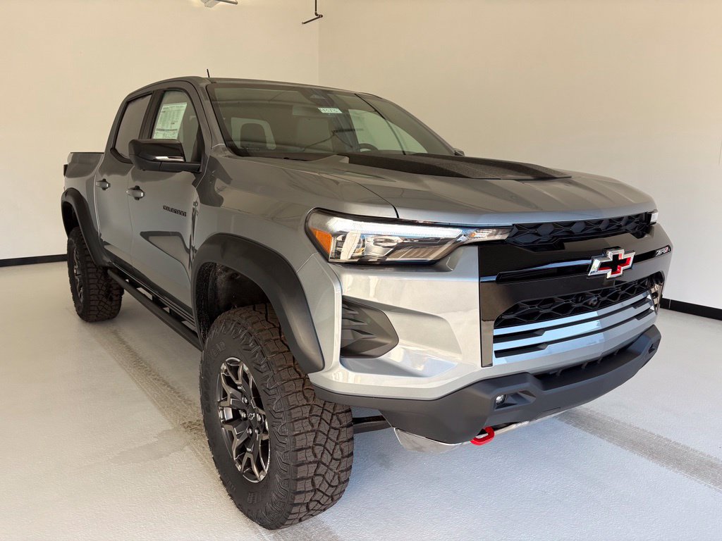 New 2026 Chevrolet Colorado ZR2 w/ Technology Package AWD/4WD image 16