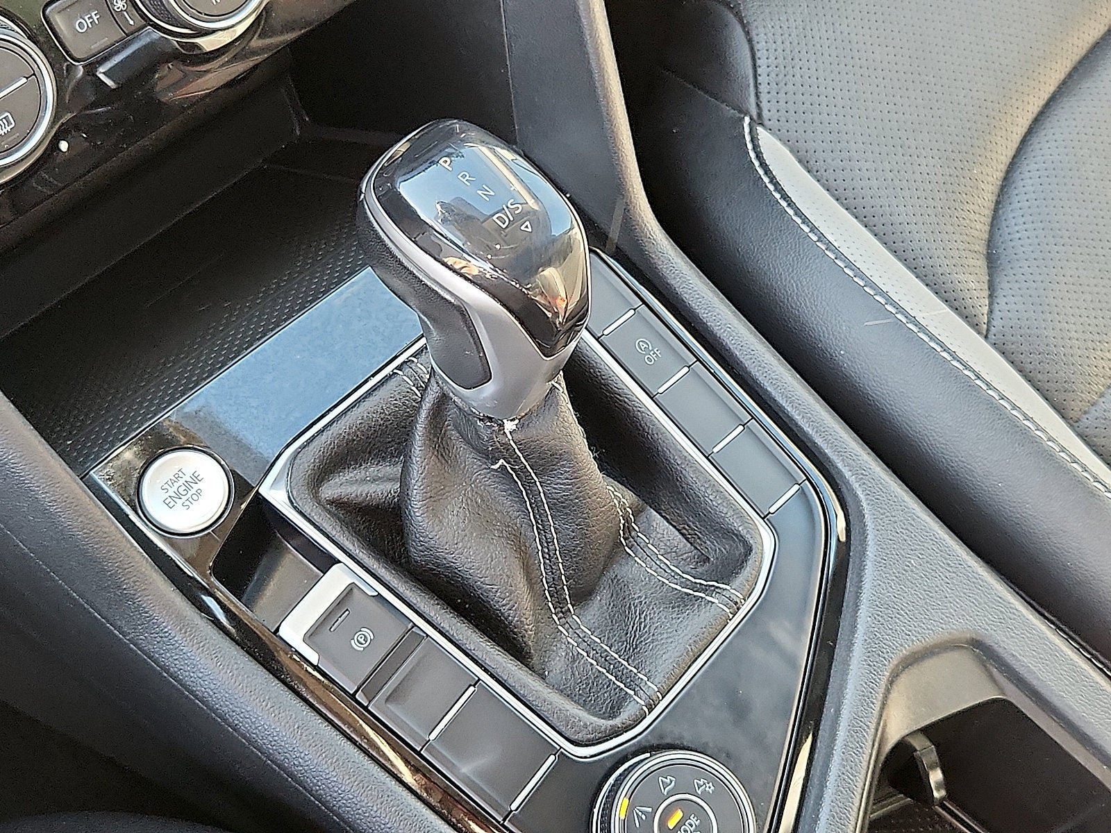 Certified 2022 Volkswagen Taos SEL AWD/4WD image 14