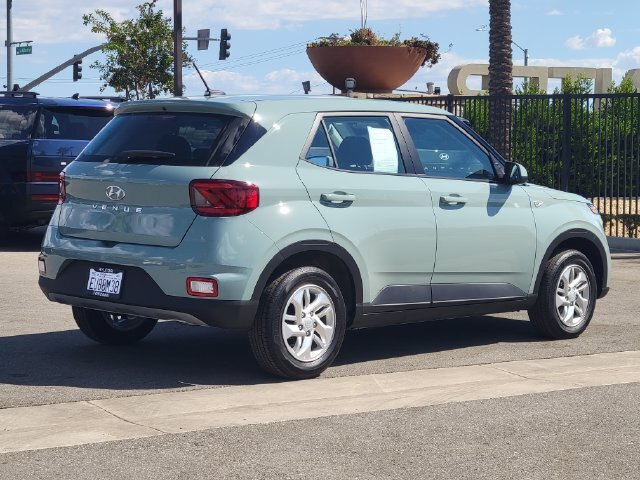 Used 2026 Hyundai Venue SE FWD image 4