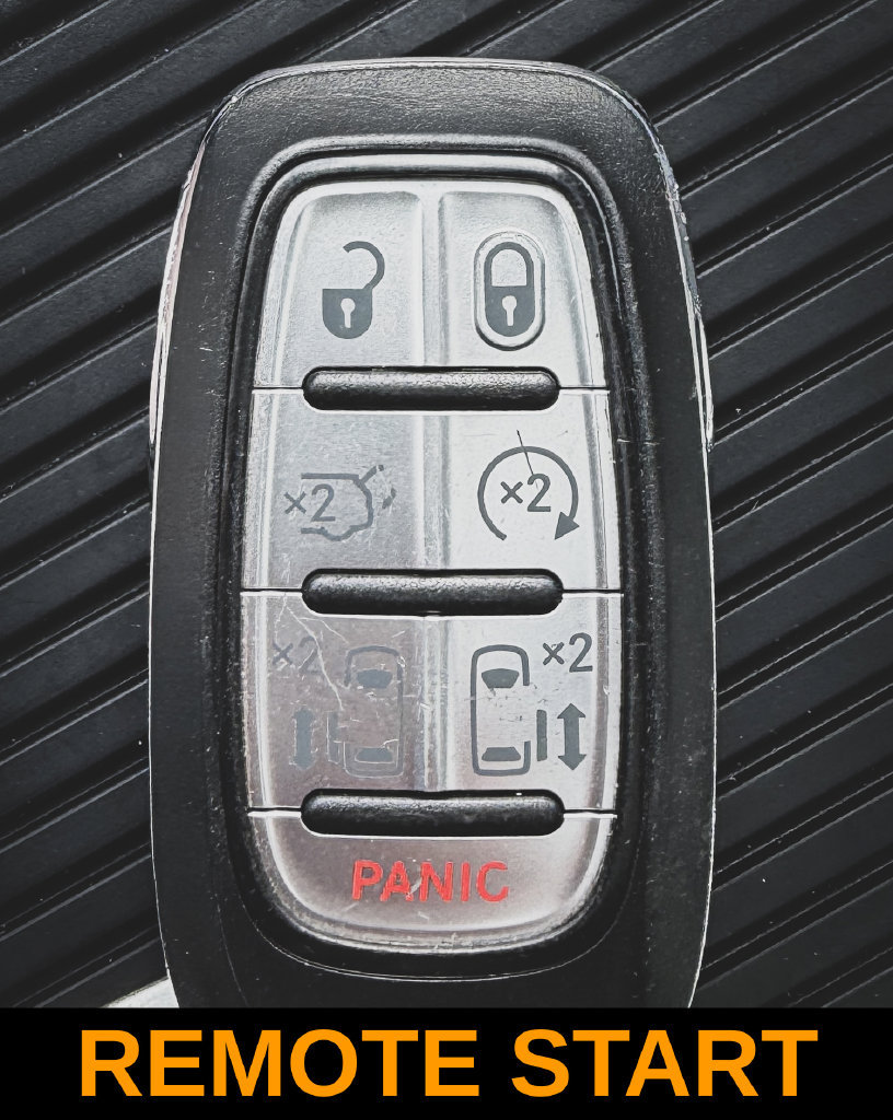 Used 2019 Chrysler Pacifica Limited w/ Tire & Wheel Group FWD image 7