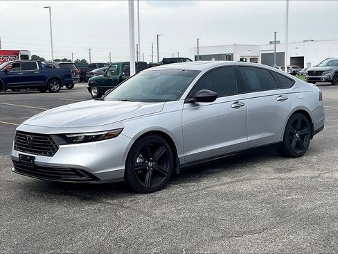 Used 2024 Honda Accord Sport image 4