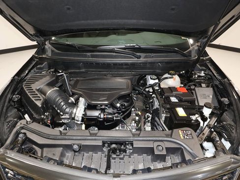 Certified 2025 Cadillac XT5 Premium Luxury image 31