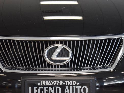 Used 2013 Lexus IS 350C Base 2dr Convertible w/ Luxury Pkg image 11