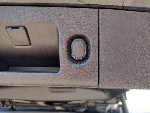 Used 2018 Chevrolet Tahoe Premier AWD/4WD image 26