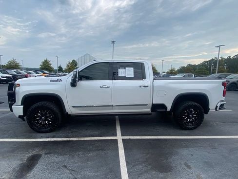 Used 2024 Chevrolet Silverado 2500 High Country w/ High Country Premium Package AWD/4WD image 4