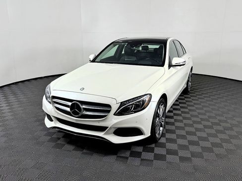 Used 2017 Mercedes-Benz C 300 4MATIC Sedan image 4