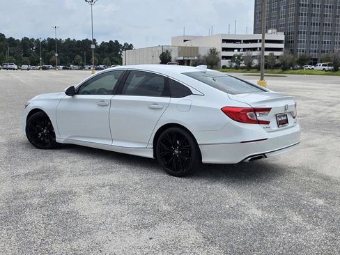 Used 2018 Honda Accord Touring image 5