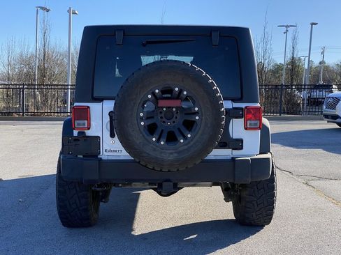 Used 2017 Jeep Wrangler Unlimited Sport w/ Max Tow Package image 6