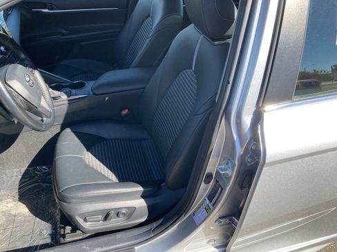 Used 2023 Toyota Camry SE image 30