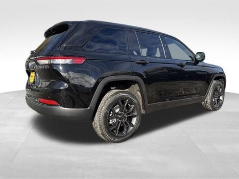New 2025 Jeep Grand Cherokee Limited image 7