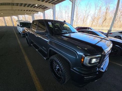 Used 2017 GMC Sierra 1500 Denali image 2