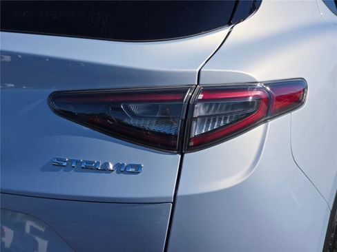 Used 2024 Alfa Romeo Stelvio Sprint image 13