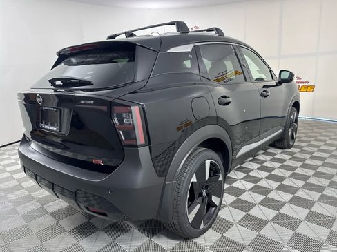 New 2026 Nissan Kicks SR image 5