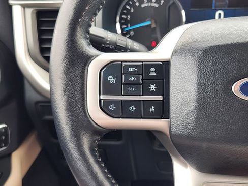 Used 2023 Ford Expedition XLT RWD image 29