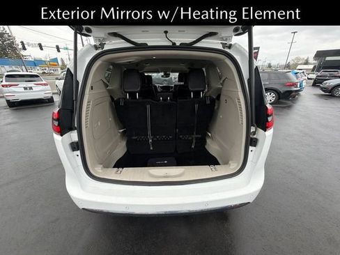 Used 2024 Chrysler Pacifica Limited FWD image 20