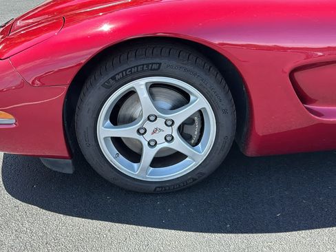 Used 2001 Chevrolet Corvette Convertible w/ Preferred Equipment Group2 RWD image 29