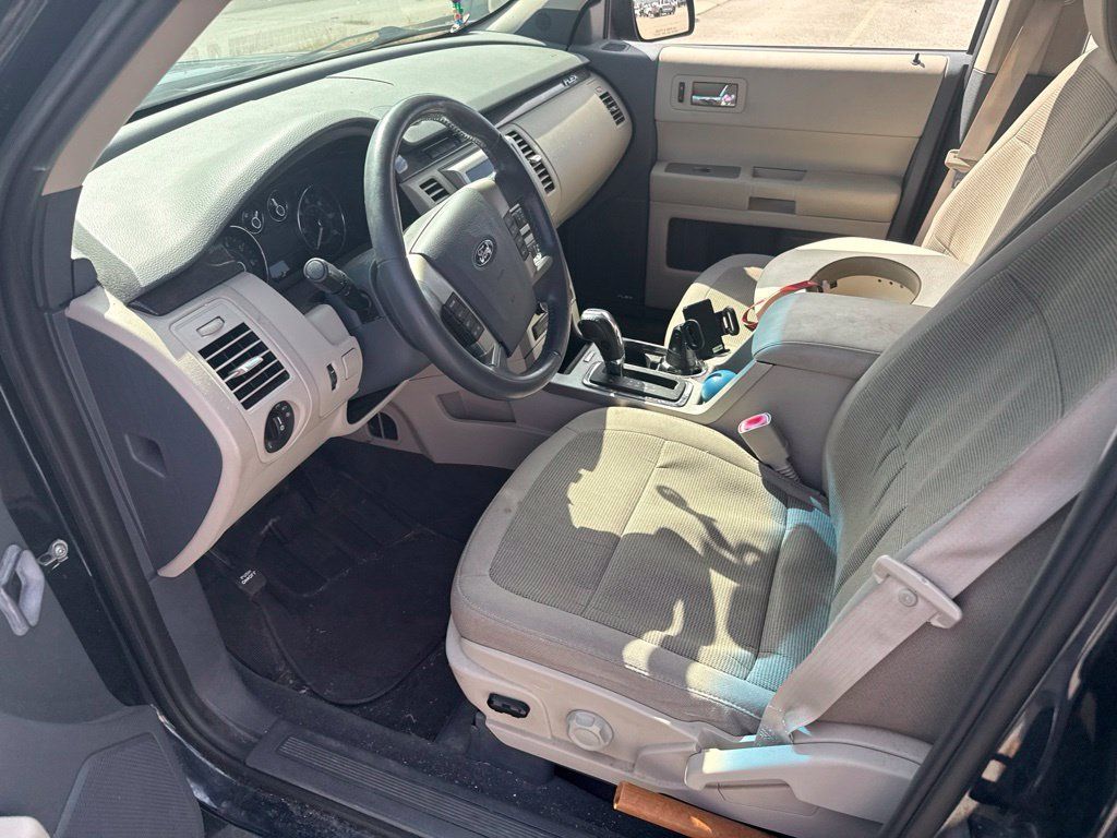 Used 2009 Ford Flex SE FWD image 3