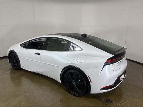 Used 2025 Toyota Prius AWD image 18