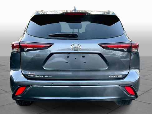 Certified 2025 Toyota Highlander Limited image 4