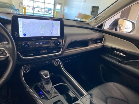 Used 2024 Toyota Grand Highlander Limited image 15