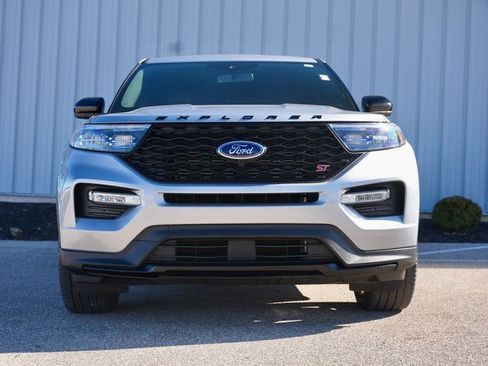 Used 2022 Ford Explorer ST w/ ST Street Pack image 3