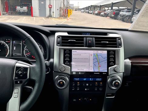 Used 2024 Toyota 4Runner Limited image 6