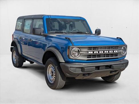 New 2025 Ford Bronco 4-Door image 7